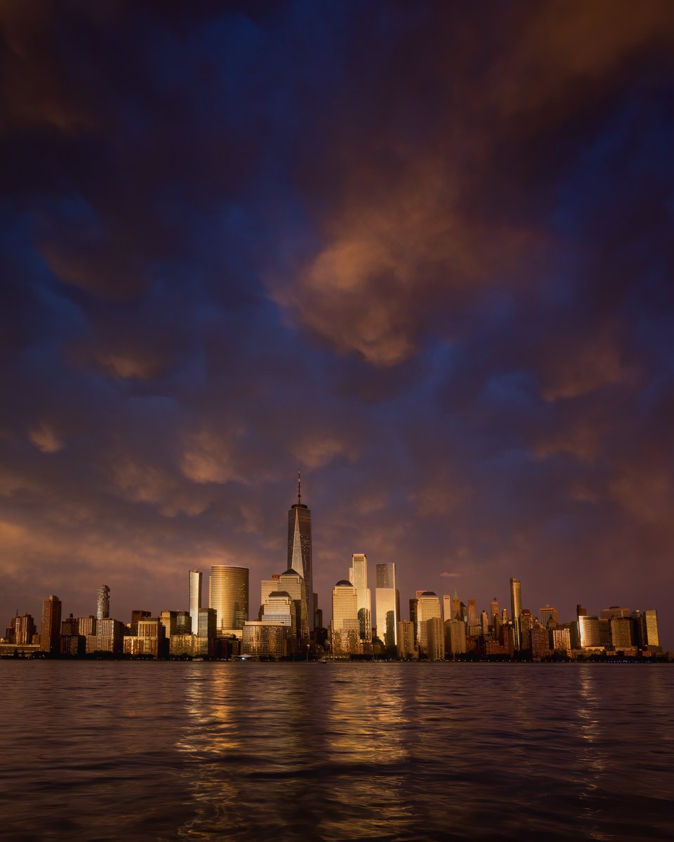 BEH0LDINGEYE's tweet photo. New York in May - gm https://t.co/oWZvZBfx9L