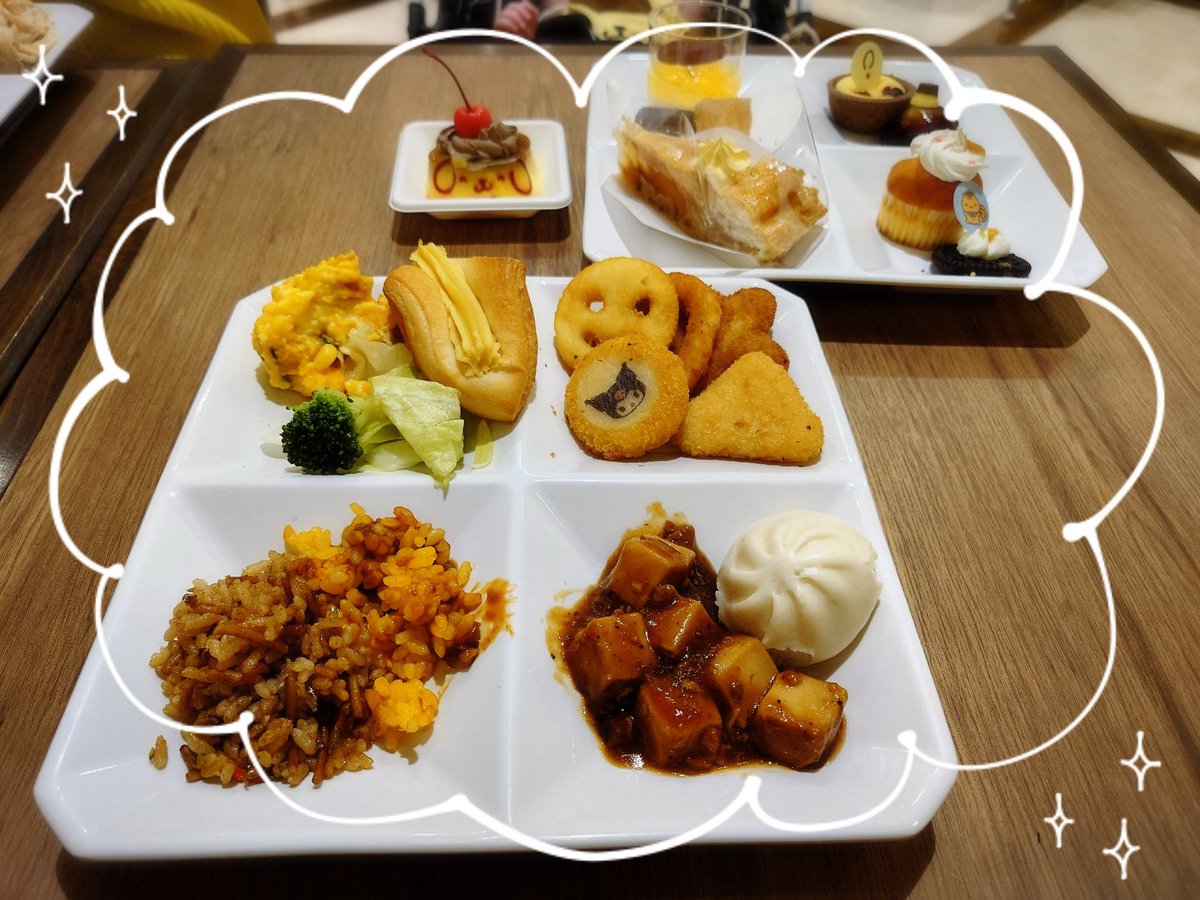 carcarbonara's tweet photo. ピューロ、久々に行ってきた。前回は、びょんわぁが始まったぐらいだから1年半ぐらいぶりらしいね。予想通りではあるけど、かなり間があいてたね。今年は例年通り通うぞ!そしてイースターかわいすぎた。キティちゃんのパニエに薔薇ついてるのツボ！みんなかわいいけど、シナモンの配色が最強だった。 https://t.co/7kDpJywdXR