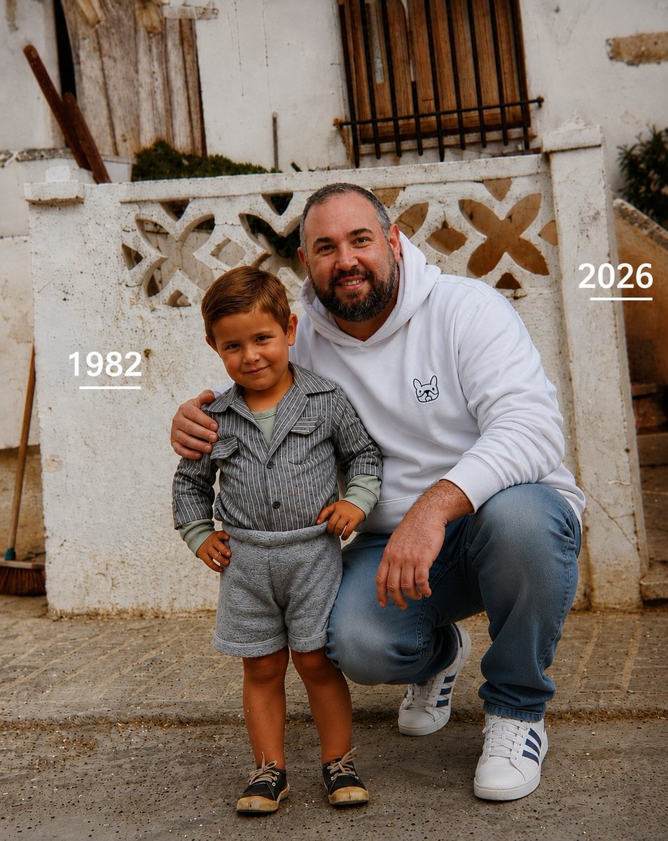 rilopa31's tweet photo. Si tuviera delante a mi yo pequeño, que le diría? no dejes de ser como eres, la vida te va a dar buenos momentos y buenas personas y aunque lo hayan intentado, jamás te van a hundir, es mas te van a envidiar por sonreir siempre y por ser feliz. La sonrisa la mejor enfermedad https://t.co/VTj6Dmrzd0