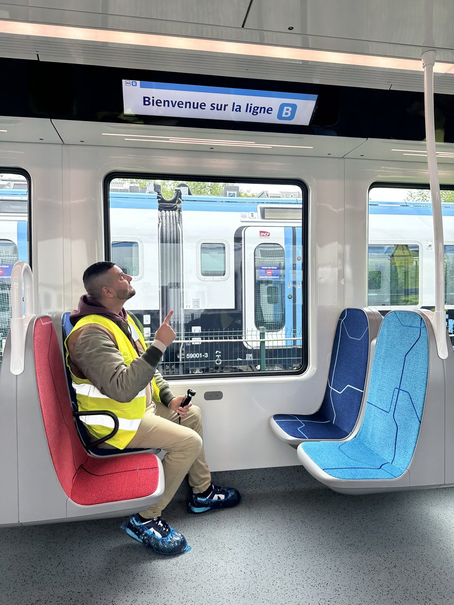 J’ai visité le futur #RERB 🚆
Vous êtes pas prêt … pour la dinguerie qui arrive 🔥

🆕 Ce train c’est une révolution en Ile de France 😍

Bravo à tous acteurs mobilisés sur ce projet 👏