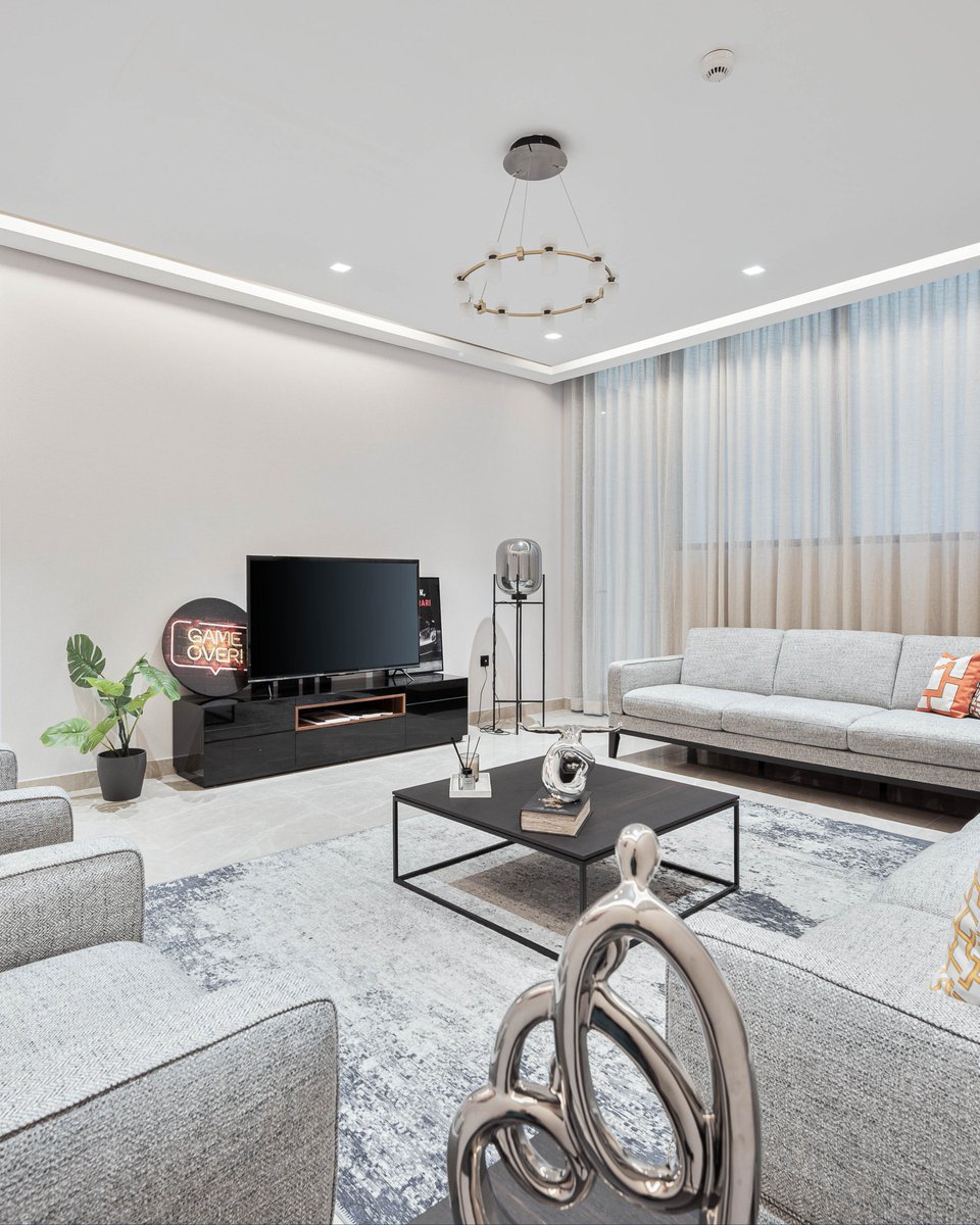 SIR_Qatar's tweet photo. Explore this modern and elegant 6-bedroom villa in Giardino, The Pearl. Spanning 711 sqm across four floors, this home features master suites, a private pool, a garden, and premium amenities for refined living.
Selling price: 14,500,000 QAR
Contact us today at +974 3369 3335 https://t.co/dZ4uBaSivc