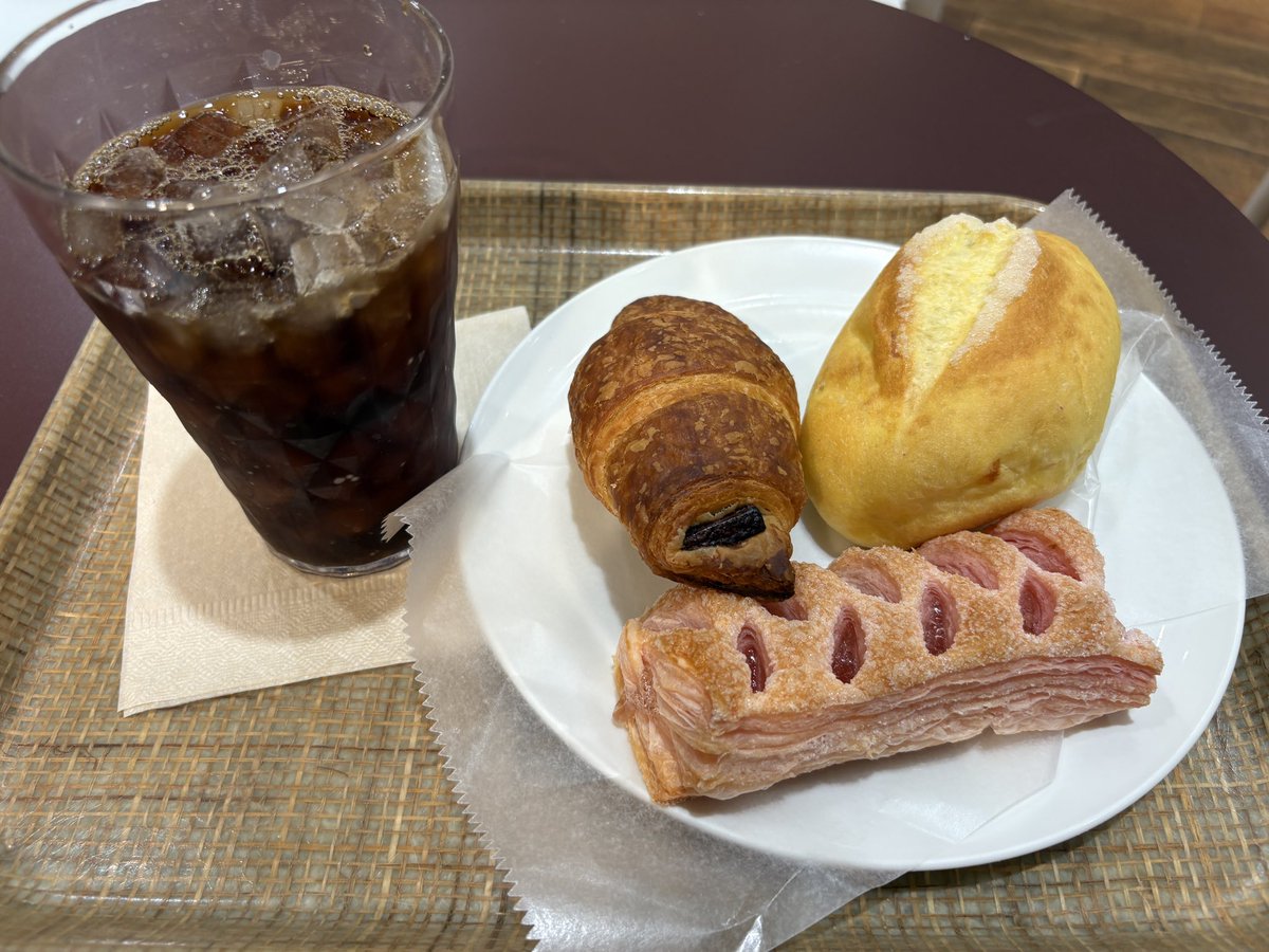 boat_create's tweet photo. GWの思い出

パン🥐
と
自転車🚲 https://t.co/TPpblmLvxY