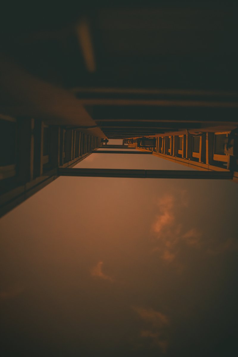 HE024studio's tweet photo. 夜色下的城市，有霓虹，也有静默。
相机记录的不只是画面，更是对生活的热爱。
按下快门的瞬间，
每一条街道，每一盏灯，都在告诉你——热爱，让生活有光。 https://t.co/ZpRZzF1GJr