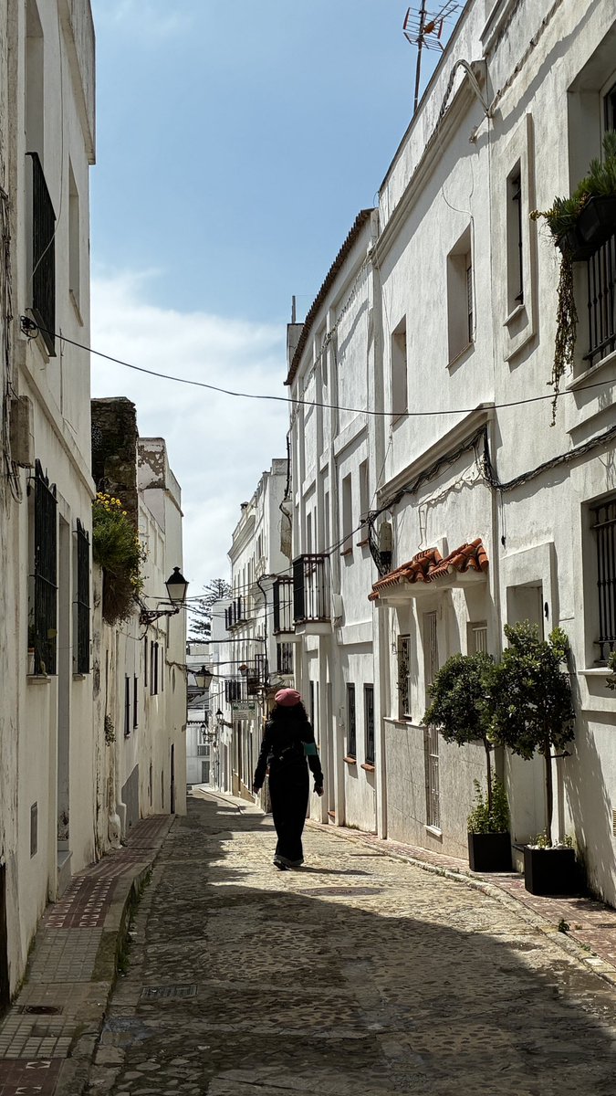 el_tomavistas's tweet photo. 📌NUEVO EN EL BLOG
¿Un día en Tarifa? Da para mucho más de lo que imaginas. Desde perderte por su casco histórico hasta acabar viendo el sol caer frente al mar. Muy fetén todo. 
Te dejamos por aquí el artículo 
👉🏻 https://t.co/5meb2WwHWN https://t.co/gj1MiR7TCq