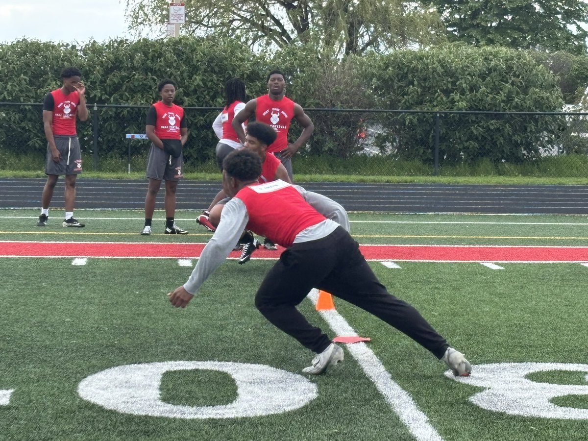 VASJFootball's tweet photo. VIKING NATION
SCHOLARSHIP ALERT GALORE!
WHAT A BLESSED DAY IN VILLAGE YESTERDAY-50 COACHES PACKED GUTBROD FIELD! DYLAN SMITH, CHANCE STEVENS, ANTONIO HODGES, JORDAN KIRK, JERRY BLACK RECEIVED MULTIPLE OFFERS-4 OF THE 5 D1 +MULTIPLE D2 OFFERS. HARD WORK PAYS OFF!
@VASJHighSchool https://t.co/g6oxfUFxVt