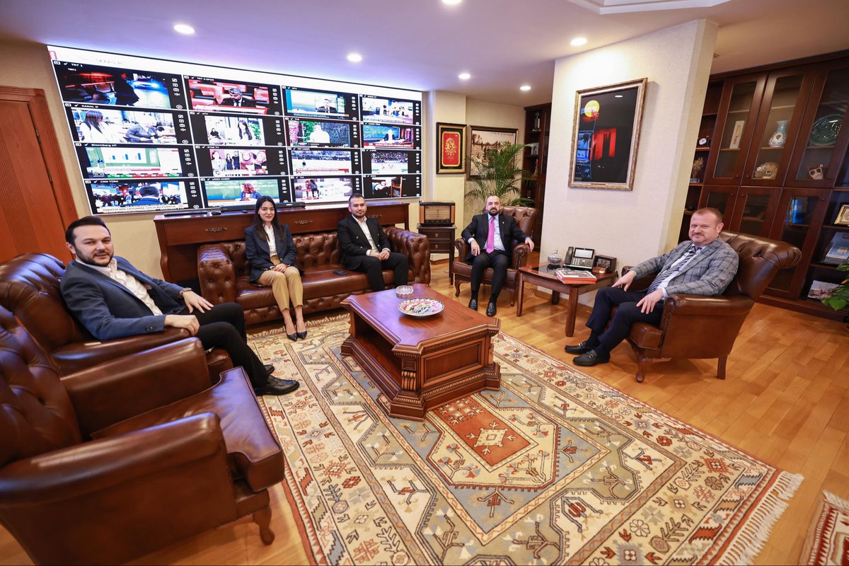 acarfaruka's tweet photo. RTÜK Başkanı Sayın Mehmet Daniş’i makamında ziyaret ettik.

Kıymetli misafirperverlikleri için kendilerine teşekkür ediyor, yürüttükleri çalışmalarda ve görevlerinde muvaffakiyetler diliyorum.

@Danis_Mehmet_ https://t.co/UuFYYZdKVE