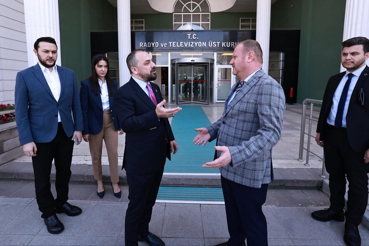 acarfaruka's tweet photo. RTÜK Başkanı Sayın Mehmet Daniş’i makamında ziyaret ettik.

Kıymetli misafirperverlikleri için kendilerine teşekkür ediyor, yürüttükleri çalışmalarda ve görevlerinde muvaffakiyetler diliyorum.

@Danis_Mehmet_ https://t.co/UuFYYZdKVE
