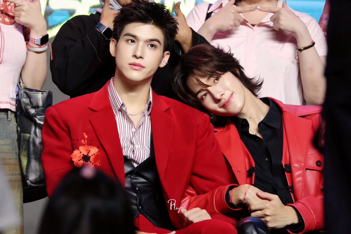 อยู่ภายในใจเป็น 10,000,000,000 คำ 👉🏻👈🏻 

#WUTheSeriesEP1
#สกายนานิ #SkyNani
