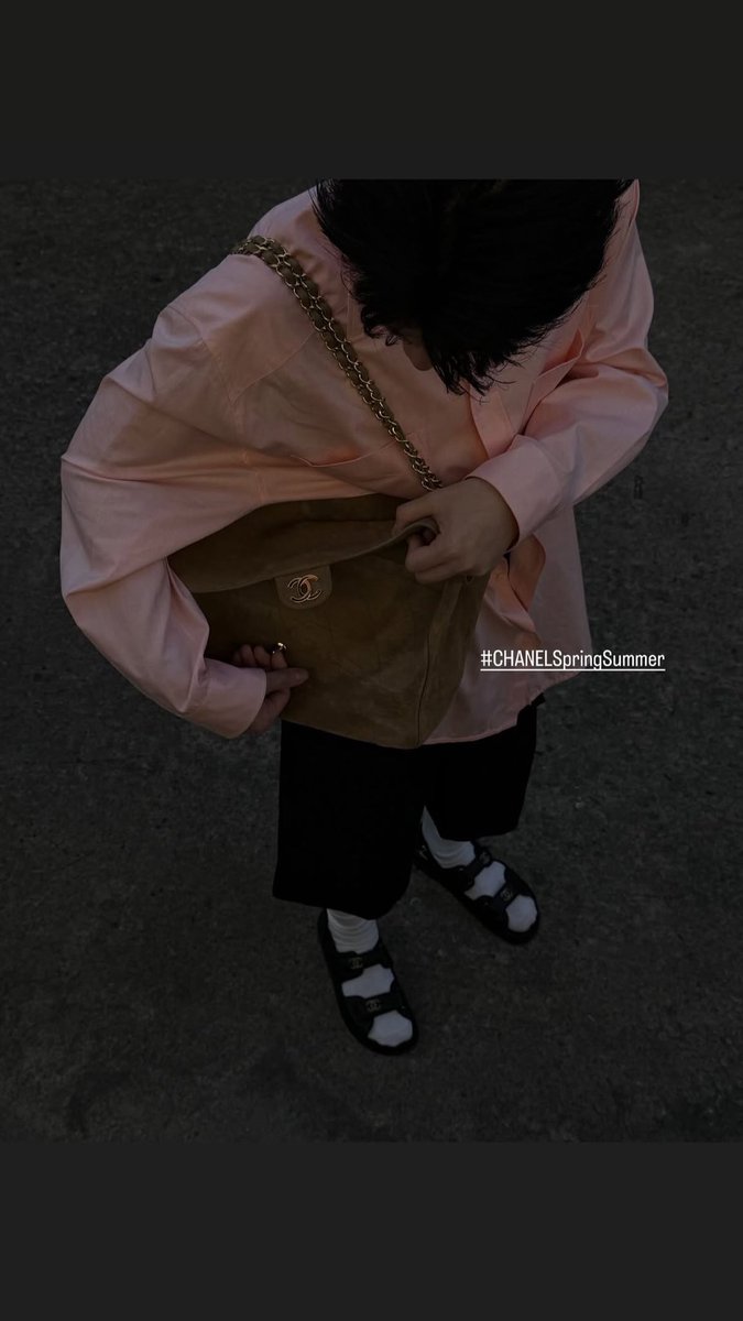 💬💖💼#CHANELSpringSummer
<a href="/off_tumcial/">ออฟที่แปลว่าปิดประตูแพ้</a>  

 📸 IGs : tumcial  

#ออฟจุมพล #OffJumpol