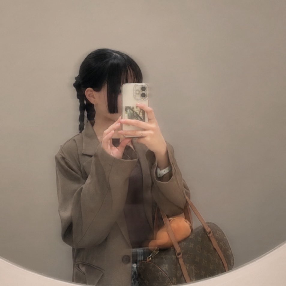 碧 tweet media