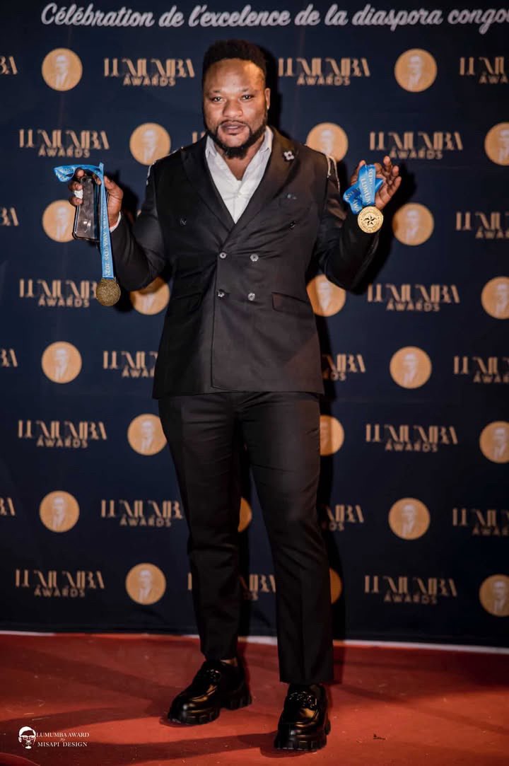 MputuChristophe's tweet photo. Lumumba award https://t.co/uDf6h0yF4Q