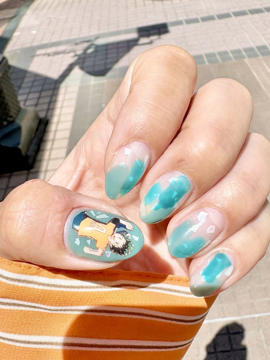 痛ネイル