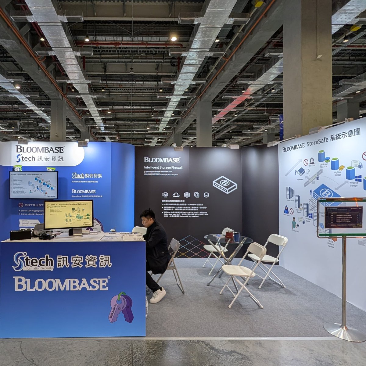 Bloombase's tweet photo. That’s a wrap for #CYBERSEC2026! Incredible 3 days diving into the #ResilientFuture. Huge thanks to everyone who visited booth #C321 to explore #AI-powered #TDR &amp; #NoCode #PQC. A massive shoutout to our fantastic @Bloombase and IS-Tech team for an amazing show! Till next time🥳 https://t.co/1osJAwz8tP