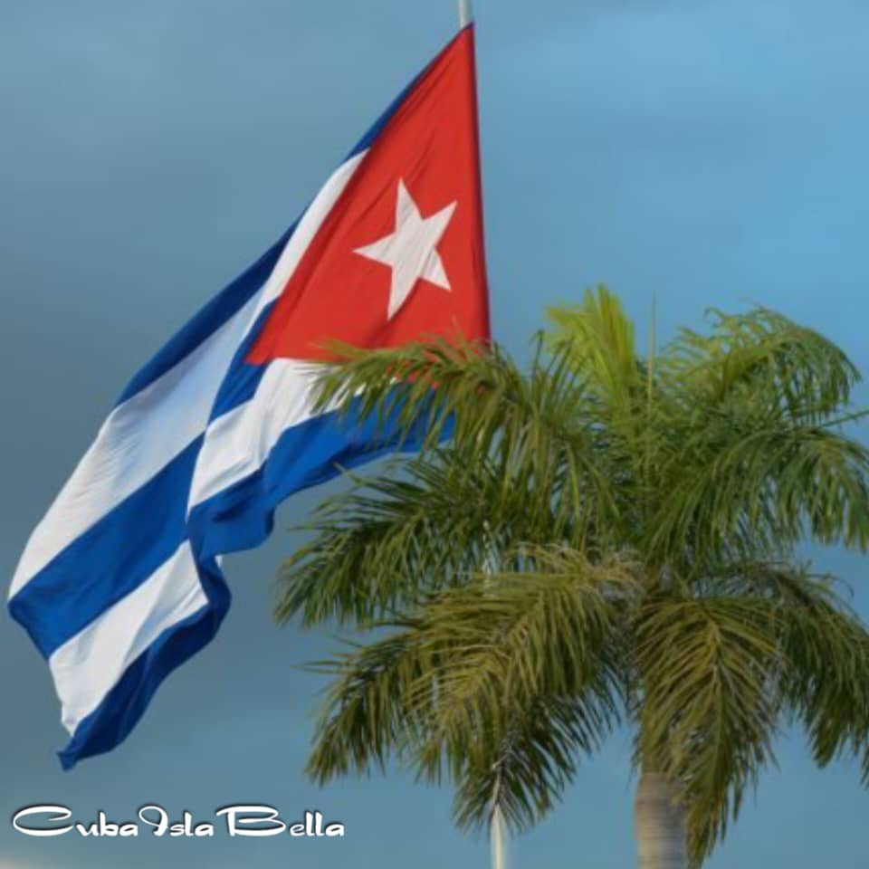 👉 Isla chiquita: Corazón gigante 🇨🇺

A Cuba se le defiende con el alma en alto y la bandera en el pecho.

Isla bella, de manglar y coraje, de gente que hace lucha de cada amanecer.

Te quiero libre, te quiero mía, te quiero digna.
Por siempre, Isla.

#UnidosXCuba
#CubaIslaBella