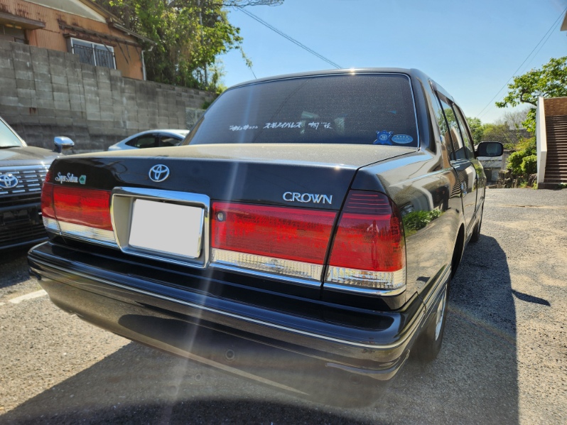 Futabasystem's tweet photo. 【LPG中古車】②
トヨタ クラウンセダン(DBA-TSS10H）
スーパーサルーン　車体色ブラック
初度登録H26年4月　走行34.1万km

元大分県内の個人タクシー車両です
現在白ナンバー登録　車検は令和10年4月迄
LPG容器はたっぷり令和14年2月迄　リヤデフ交換済
ナビはパナ ストラーダフルセグTV＋バックカメラ付
自動ドアはトーシン左手操作式です

車両は福岡県の協力販売店様にて保管しています