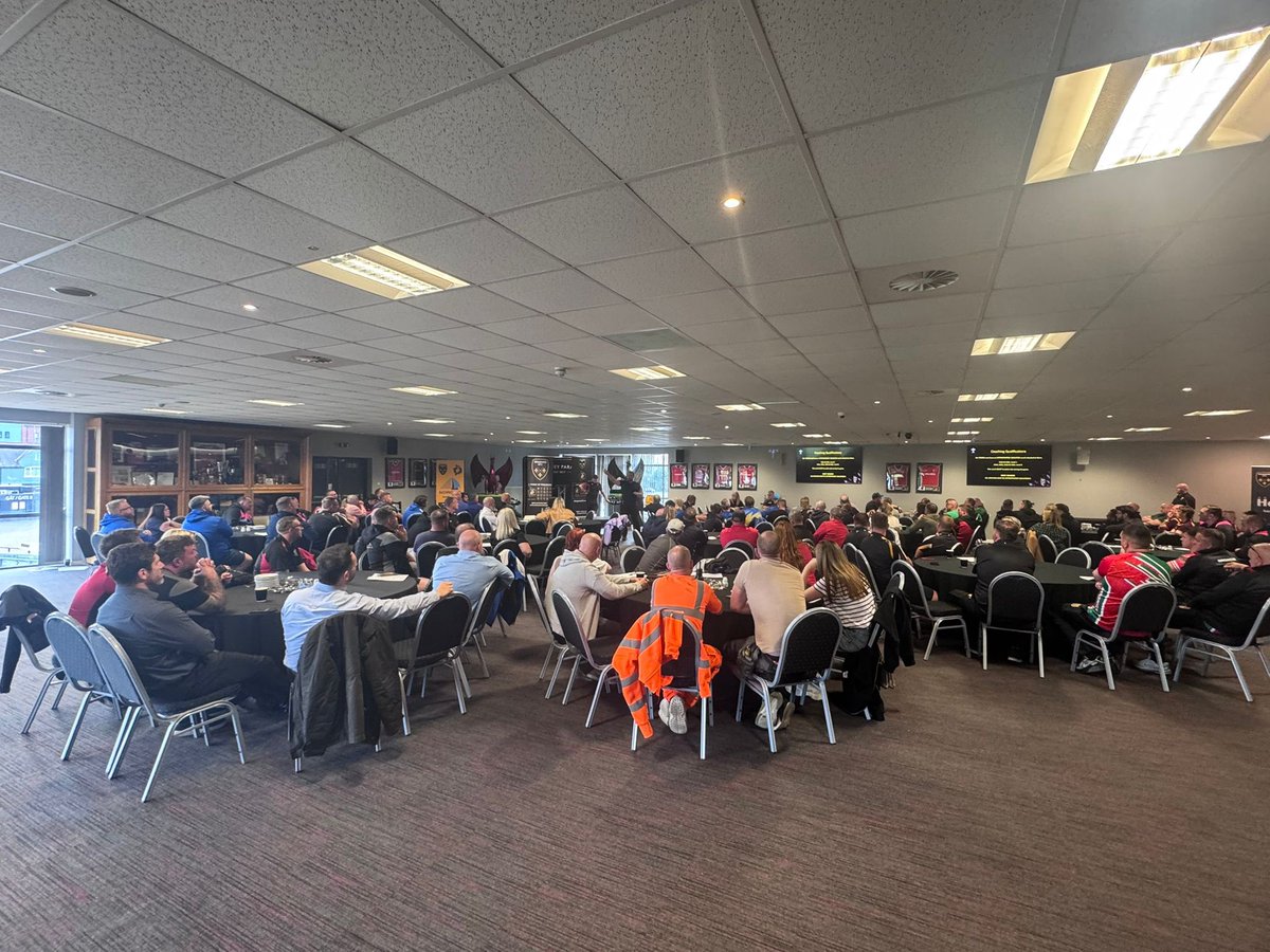 WRUDragonsREOs's tweet photo. What a great night at Rodney Parade last night. 120+ participants attended the CPD for all coaches Team managers and players on PITCH SIDE BEHAVIOURS. https://t.co/10VDJqWs9I