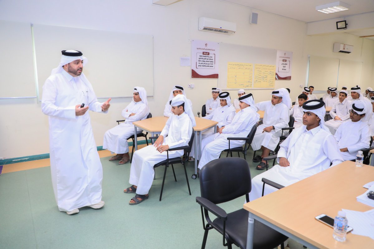 obzschool's tweet photo. انطلاقًا من حرص إدارة المدرسة على بناء جيلٍ واعٍ بحقوقه وواجباته، نظّمت اللجنة الوطنية لحقوق الإنسان محاضرةً إعلاميةً توعويةً متميزة، هدفت إلى ترسيخ مبادئ حقوق الإنسان ونشر ثقافة الاحترام والتسامح والعدالة بين الطلاب، بأسلوبٍ تفاعلي يعزّز الوعي والمسؤولية المجتمعية . https://t.co/3wcVkY8o34