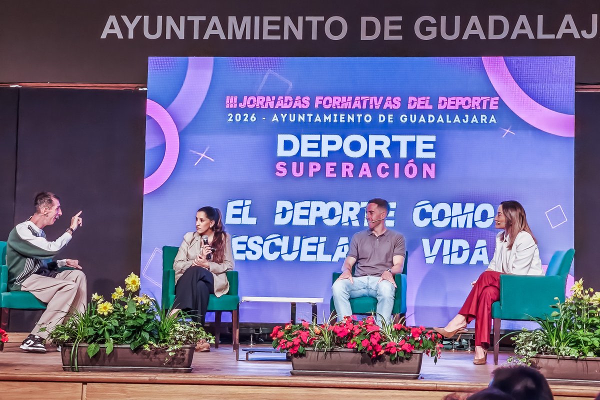 GuadalajaraAyto's tweet photo. 👟 ⚽ Álex Roca y Javier Ablanque emocionan a Guadalajara con su experiencia personal de superación y su autenticidad.

🔗 https://t.co/tQ9JjIcY5q https://t.co/6TGxxNR05a