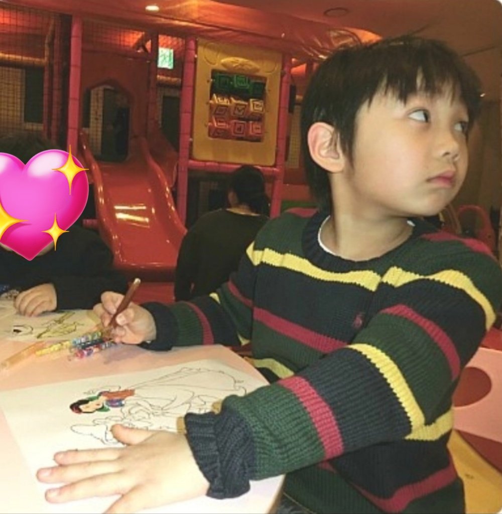 류리 백설공주 진짜 좋아햇나보네 
색칠도 백설공주부터함ㅋㅋㅋㅋㅋㅋㅋㅋㅋ