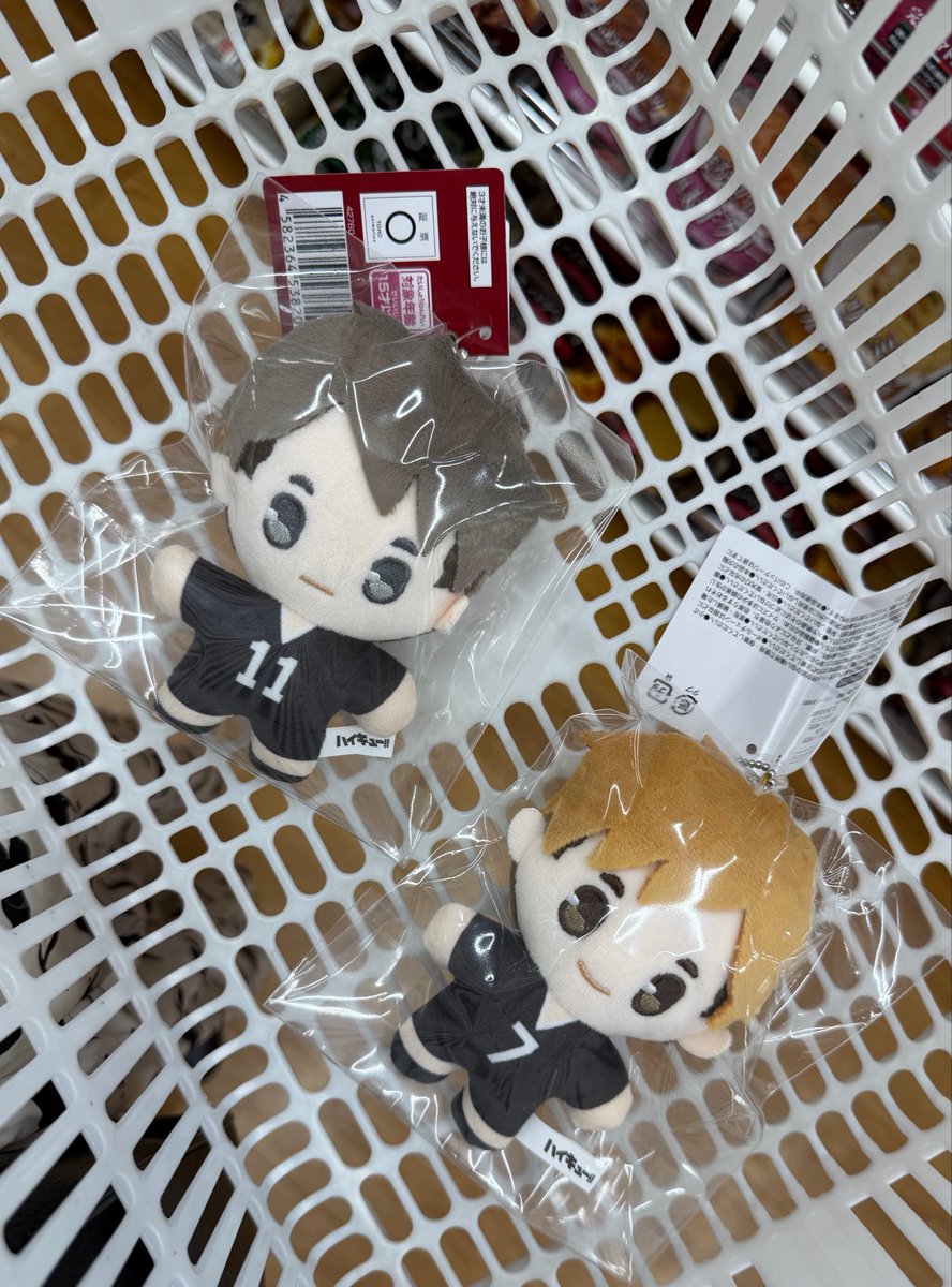 39eight's tweet photo. 15時近くに仕事が終わりダイソー行ったらツムサムいたから思わずカゴ入れたよね https://t.co/YLAIA41XqG