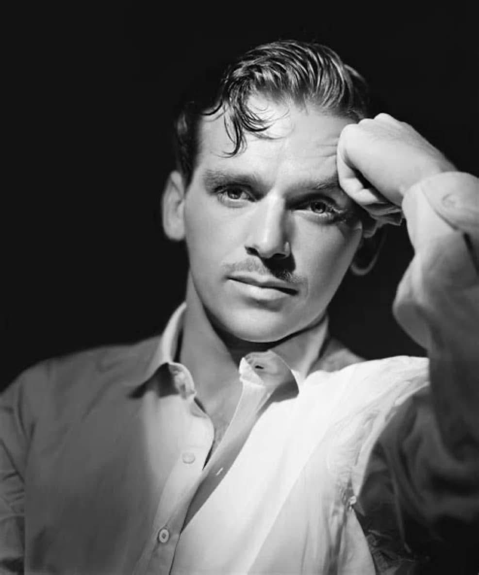 For_Film_Fans's tweet photo. Douglas Fairbanks Jr. in 1938

📷 by George Hurrell

He left us 26yrs ago today, aged 90. https://t.co/mxOTgPEyUN