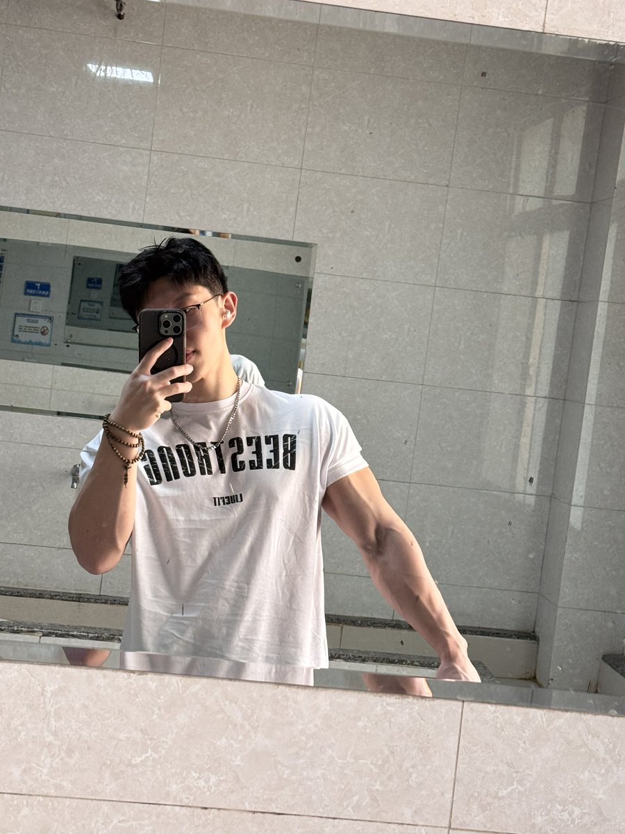 不知道起什么 tweet media