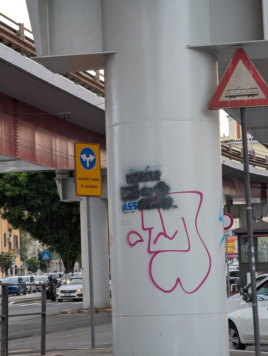 Ctrl0101's tweet photo. I sionisti non possono neanche sopportare le scritte contro Israele. Ne hanno di tempo da perdere 😂 https://t.co/4WJYKu7XIe