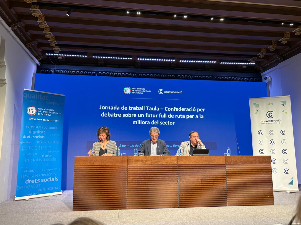 alzheimerfafac's tweet photo. Jornada de treball de la Taula – Confederació, un espai de debat i reflexió col·lectiva orientat a definir un #futur full de ruta per a la millora del #sectorsocial

Hem participat en aquesta #jornada, aportant la seva experiència i visió des de l’àmbit de les #demències https://t.co/TVd6ryFMD3