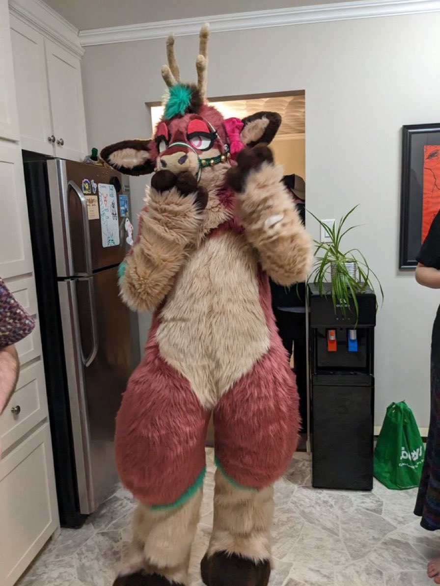 Reeddeerboy's tweet photo. Feeling cute lately thought I should drop these pics of a goofy forest puppy 💕🦌
#furry #fursuit #FursuitFriday https://t.co/7X27mQnUf8