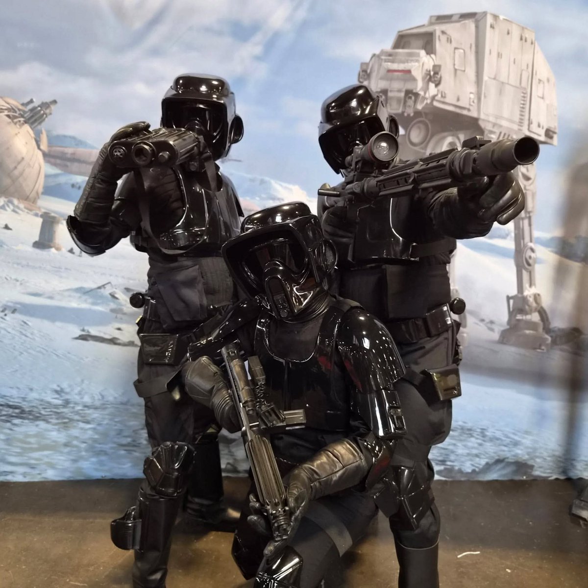 501stSpecOps's tweet photo. Remote outpost
Urban center
Frozen tundra
Desert wasteland

The environment changes, the mission does not

Shadow Scouts stand prepared for every condition, every terrain, every variable

TX57214, TX13453 &amp; TX16026 of @501stfrench
   
📸 by Fanny
#specops #swiftsilentrelentless https://t.co/bTIBHsxs4w