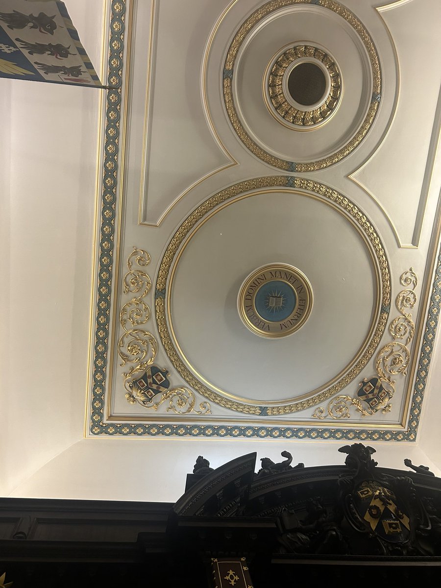 CamLibResearch's tweet photo. Much enjoyed hearing @Nus_Ghani speaking at Stationers’ Hall last night at the annual dinner marking the granting of the Company’s charter by Queen Mary in 1557. https://t.co/DUfoeUyUSt
