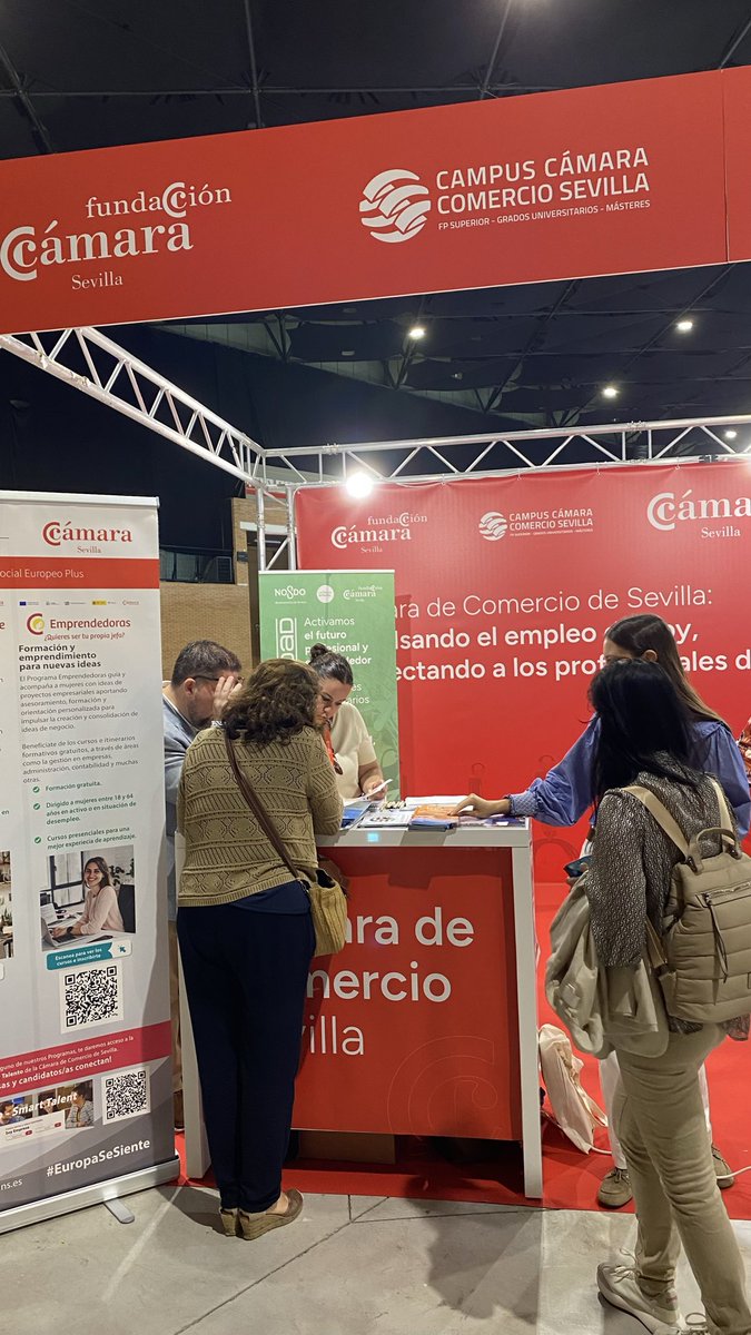 ExpoTalentoSP's tweet photo. 🚀 #ExpoTalento ya está en marcha en @fibesevilla 

Desde primera hora ya hay asistentes en los stands, resolviendo dudas y participando en conferencias y talleres. 💼🎤

Una jornada que ya conecta talento, empleo y formación en un mismo espacio https://t.co/2f89OUxuI1