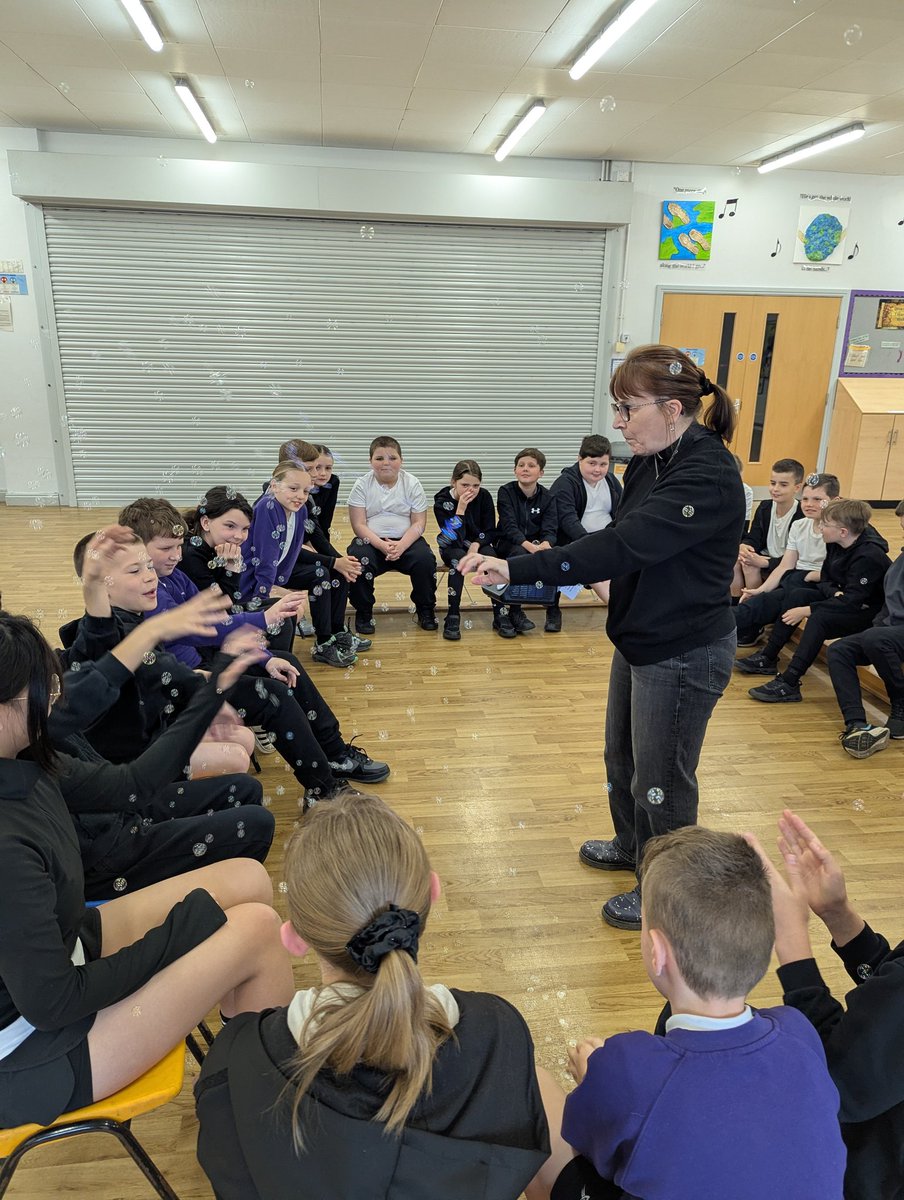 stmichaelthomas's tweet photo. Thank you to Rev Linda for our pre SATs blessing, helping us to remember that worries are like bubbles that can be easily popped! https://t.co/jjf9a3HOwJ