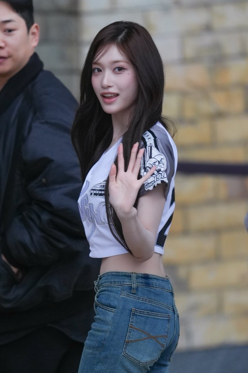 안 tweet media