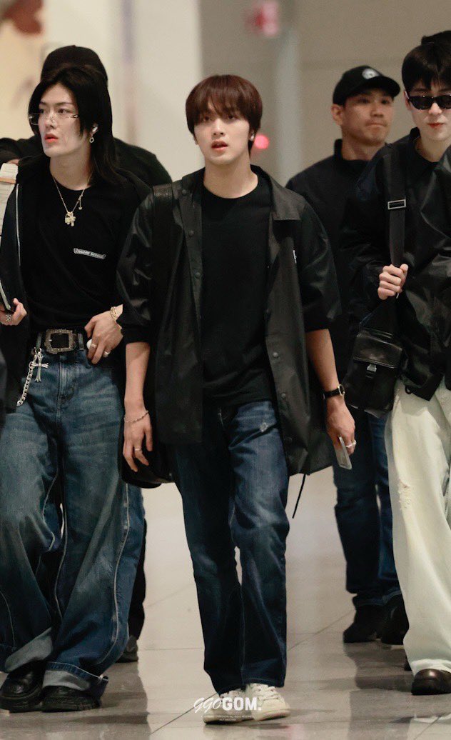 mahaeforus's tweet photo. petantang petenteng banget chil😭🫵🏻 https://t.co/44PDbCdJWv