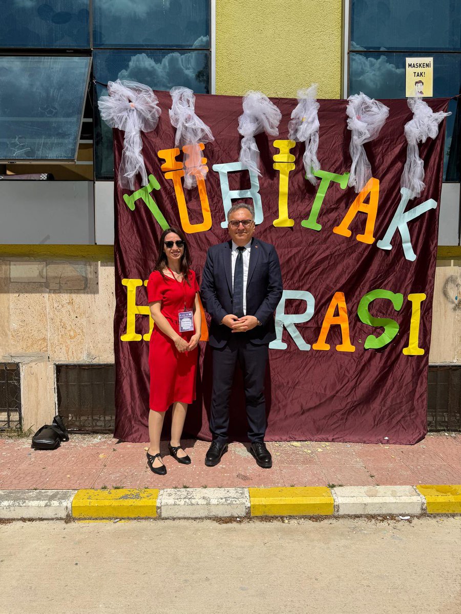 HumayunMahmut's tweet photo. @KAFADARIbrahim @durmustacim @SehitkamilMEM @M_A_Tiryakioglu @yagcimehmet27 @bulenttiryakii @bmuratkursun @Elifguness01
  ve İl ve ilçe Arge birimi koordinatörlerinin katılımıyla TÜBİTAK 4006 Fuarımızın açılışı gerçekleştirildi. https://t.co/xvwGurk9qZ