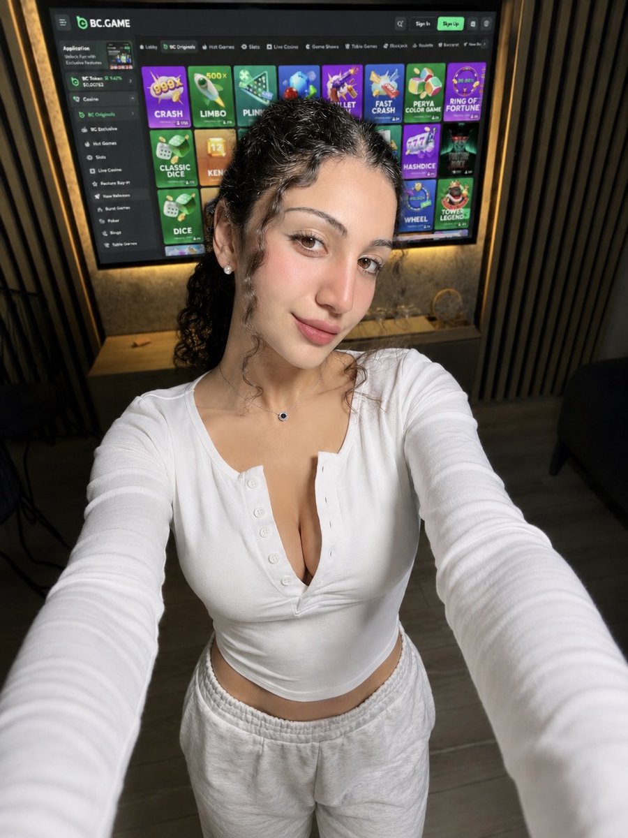 Julia tweet media