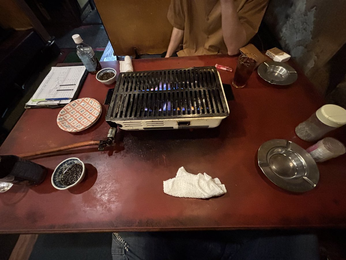 LakeSide_YM's tweet photo. 怪しい肉焼き屋にいった https://t.co/SoYr1sL0FZ