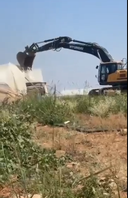 heavy_occ's tweet photo. 🚜 Demolition of Palestinian-owned greenhouses using a Hyundai excavator near Bardala village, Northern Jordan Valley, May 7, 2026
🚜הרס חממות באמצעות באגר יונדאי סמוך לברדלא, 7 במאי 2026
#Bardala #JordanValley #Tubas #WestBank #Hyundai #May2026 #heavy_destruction
📸@QudsNen https://t.co/9iELi1dbVG