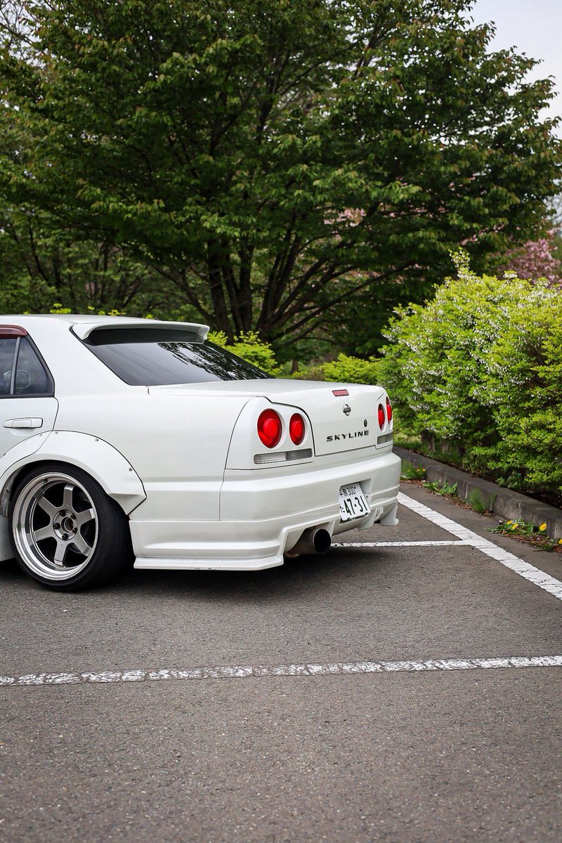 知ってる人もいると思いますがずっと欲しかった34納車しました‼️
現状フェンダーとか気に食わない所だらけなのでちまちまやっていきます🥺