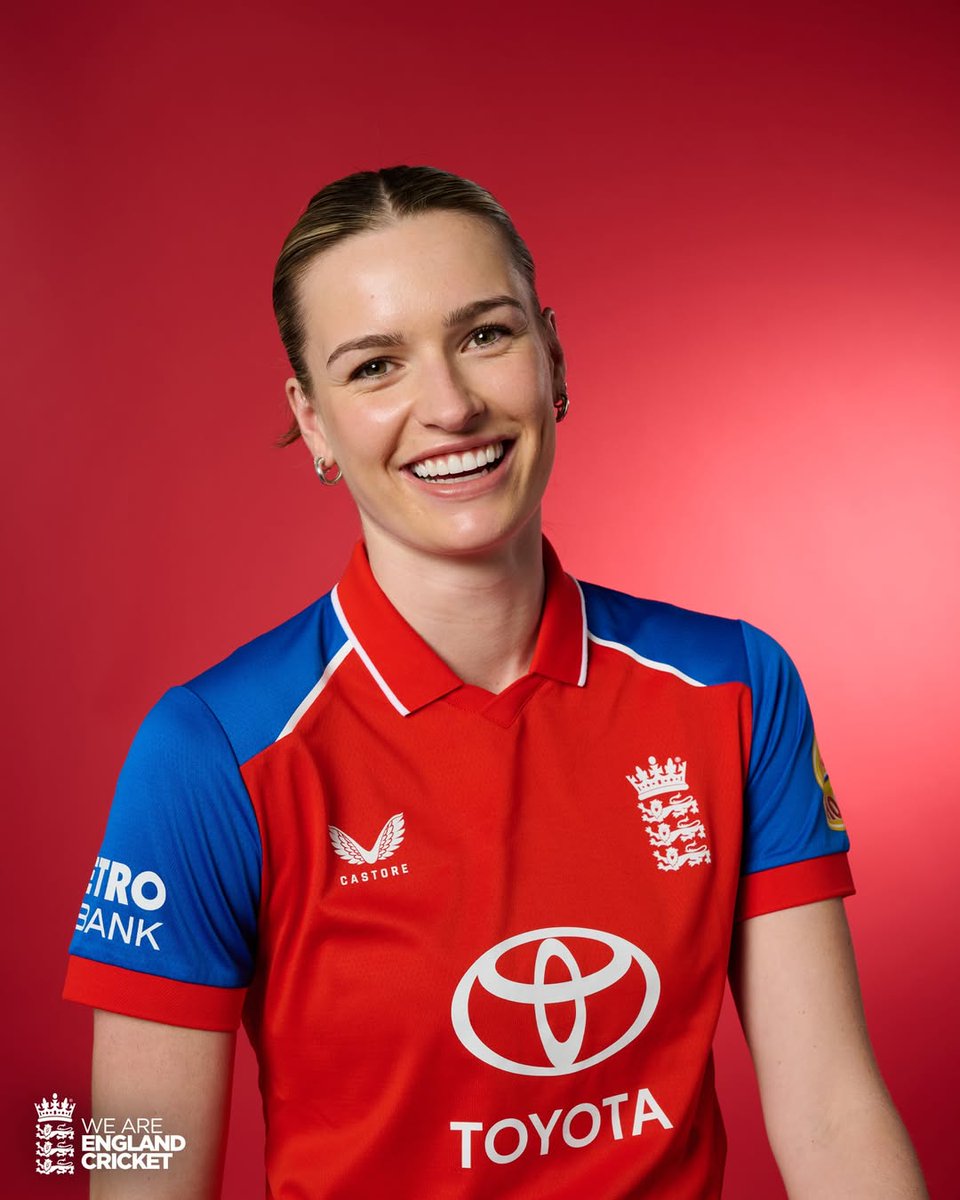 Female Cricket tweet media