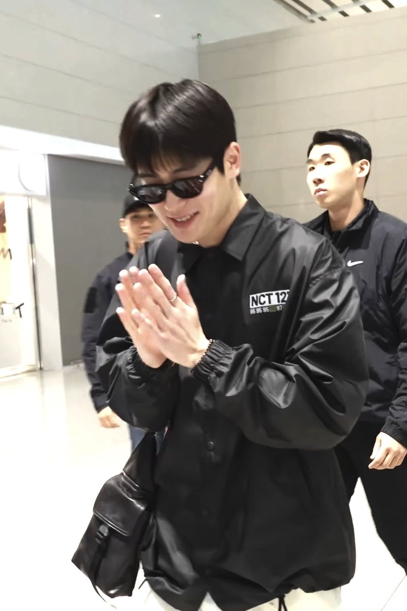 lv_do0_21's tweet photo. 재현이도 도영이가 선물한 127 반지 끼고 있는 거 보니까 마음 좋음 https://t.co/RyXTatUvJZ
