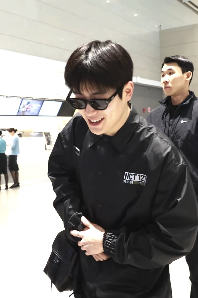 재현이도 도영이가 선물한 127 반지 끼고 있는 거 보니까 마음 좋음