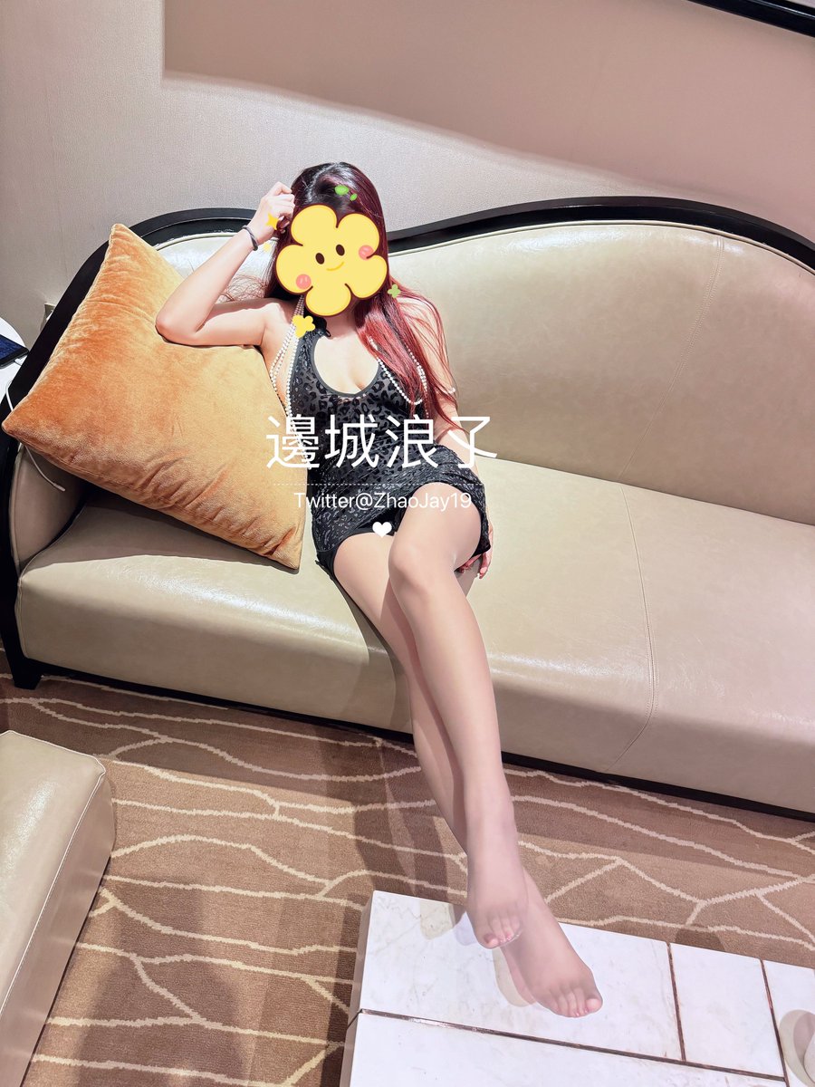 🤣昨晚折腾好久 睡眠不够 沙发上都要咪睡着了~ https://t.co/aWJnQZAUer