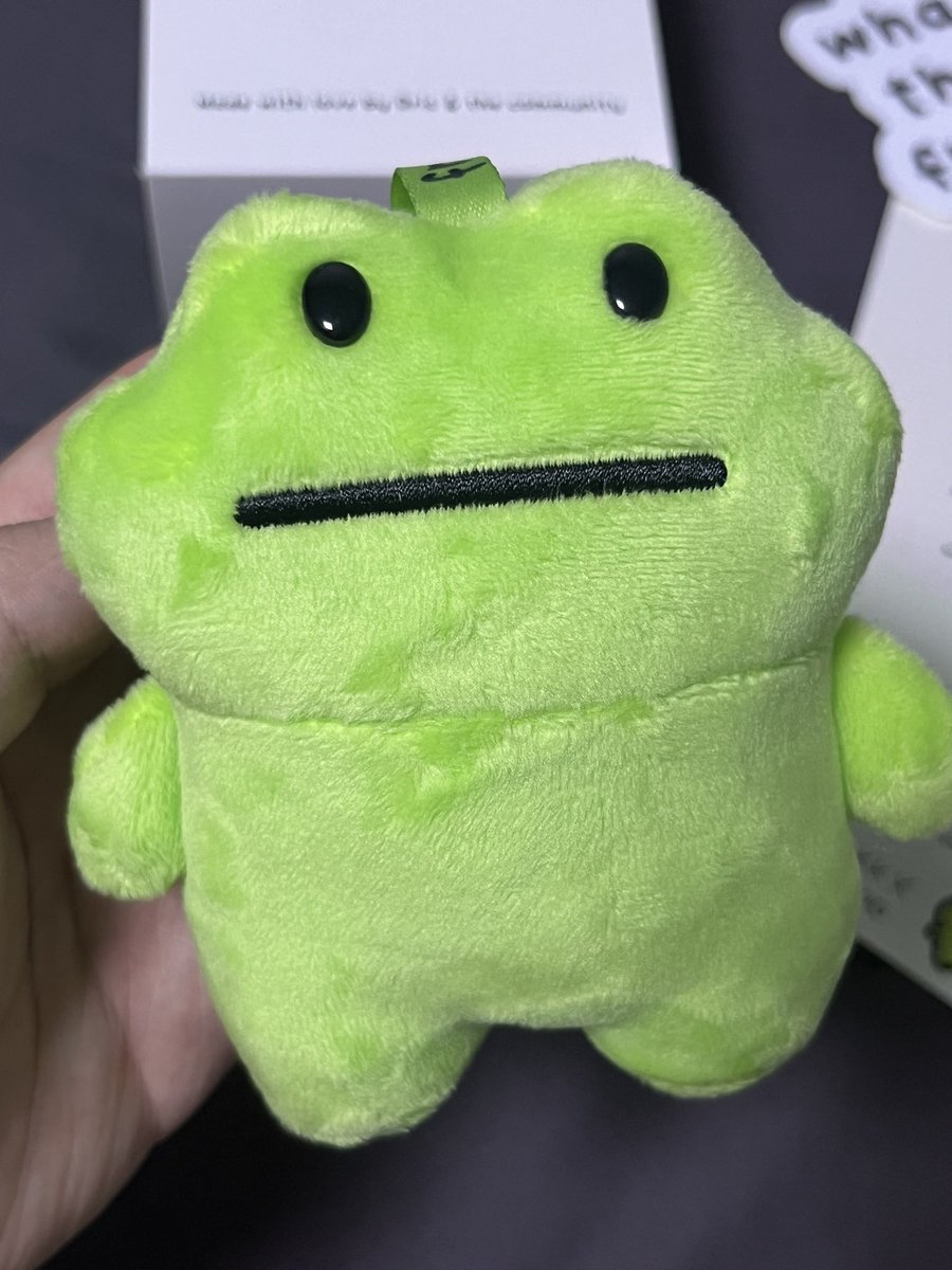 junp2061's tweet photo. You’re more than just a friend, Fric! You're the hero I needed. I was going through some tough times, and Fric was there to save the day. I’m even going to get him a house of his own as a gift! He's my friend for life!💚🐸🫶
ついにfricちゃんと会えた！私のヒーロー！
@fricthefrog💚 https://t.co/0vwkVbOyox
