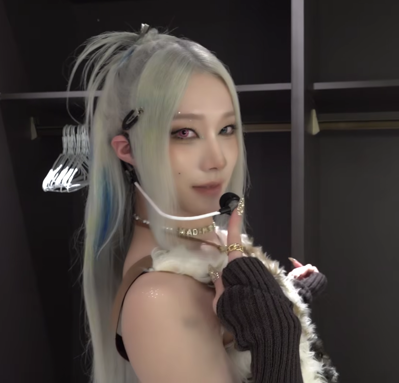 ruislay's tweet photo. HOW DO YOU JUST LOOK LIKE THAT????? https://t.co/brBDhyg3V3