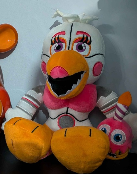 FuntimeChicaHex's tweet photo. Day 3 until the official Funtime Chica Hex plush is revealed!

(Render done by @/LazyCoffe19) https://t.co/E9bqiw4Rix