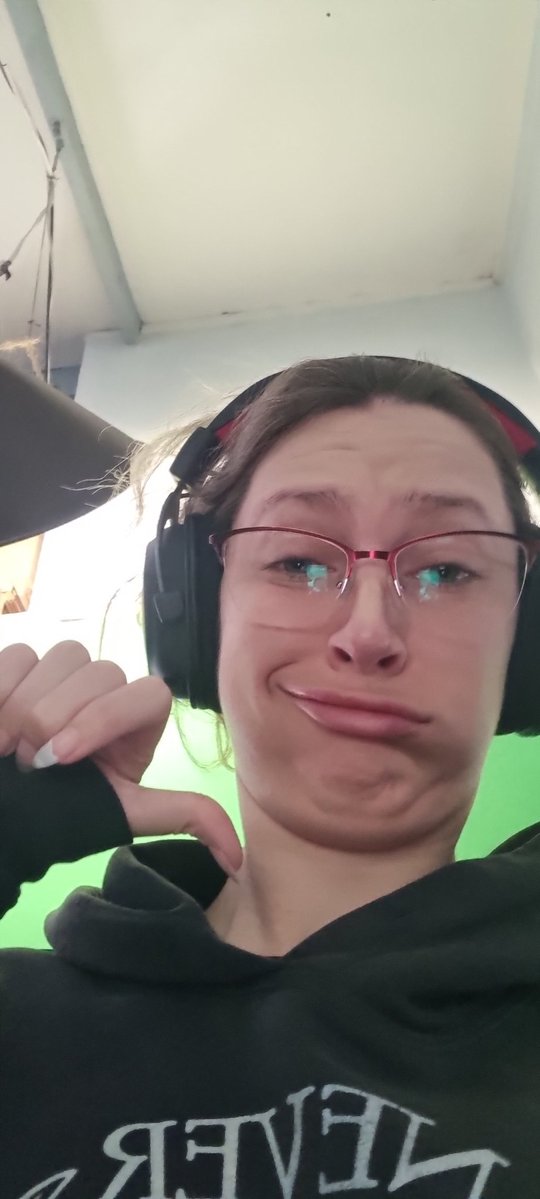 TayToeBeans tweet media