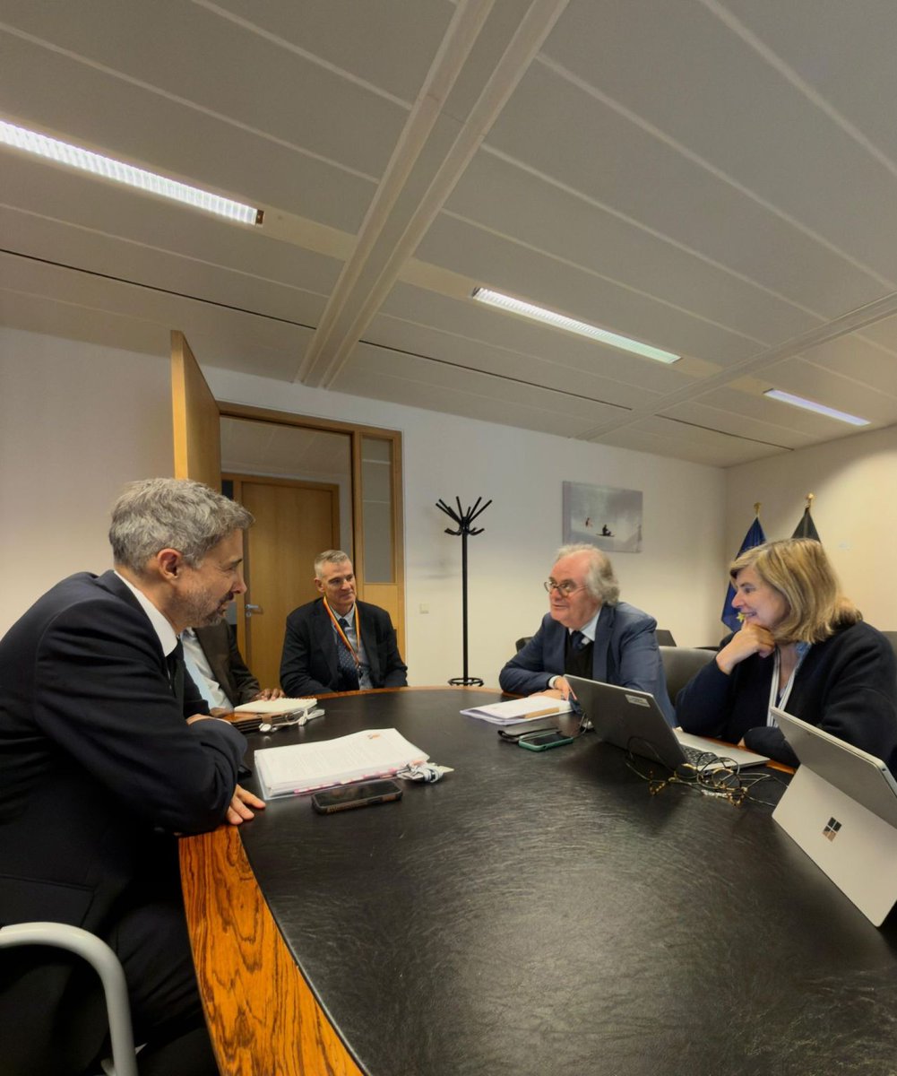 Alvaro Lario tweet media