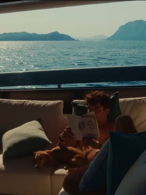 "what is your favorite book?"
🆑️: i love 'the alchemist' by paulo coelho.